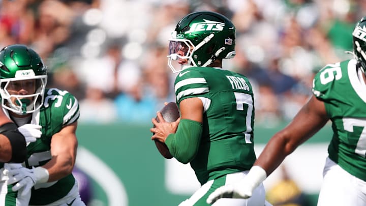 Oct 19, 2025; East Rutherford, New Jersey, USA; New York Jets quarterback Justin Fields (7) prepares to throw the ball in the first quarter against the Carolina Panthers at MetLife Stadium. Mandatory Credit: Vincent Carchietta-Imagn Images