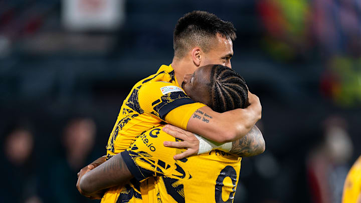 Feyenoord v FC Internazionale Milano - UEFA Champions League 2024/25 Round of 16 First Leg