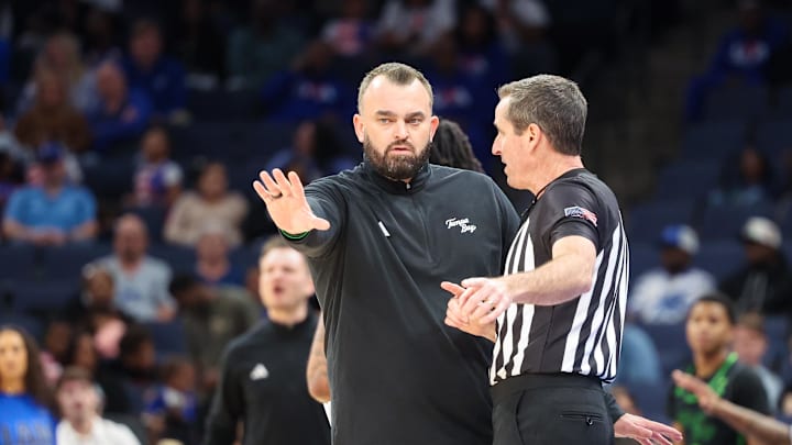 Bryan Hodgson, rumored as a candidate for Syracuse basketball's head coaching job, has his USF Bulls playing in Buffalo. Bryan Hodgson, rumored as a candidate for Syracuse basketball's head coaching job, has his USF Bulls playing in Buffalo.