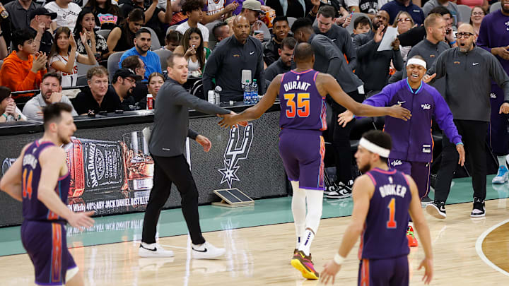 Phoenix Suns v San Antonio Spurs