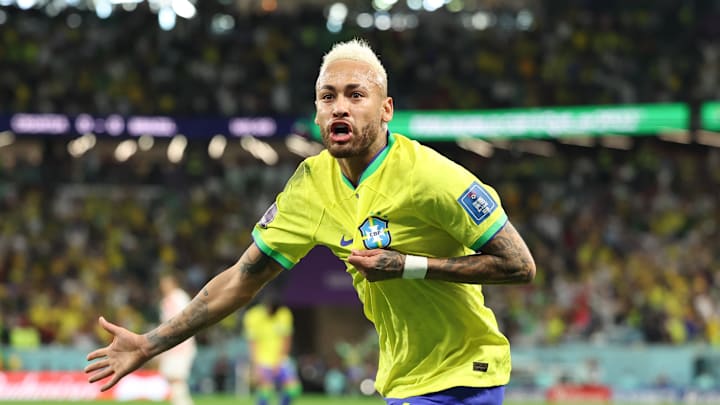 Neymar entre un peu plus dans l'histoire du Brésil.