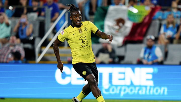 Michy Batshuayi signe en Premier League. Michy Batshuayi signe en Premier League.