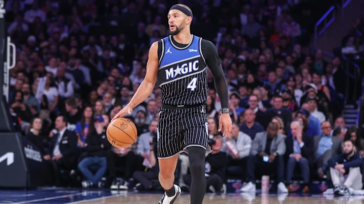 Orlando Magic guard Jalen Suggs will play after sitting out Sunday's loss in Houston due to groin soreness. It remains to be seen if he remains on a minutes restriction, though that's considered likely. 