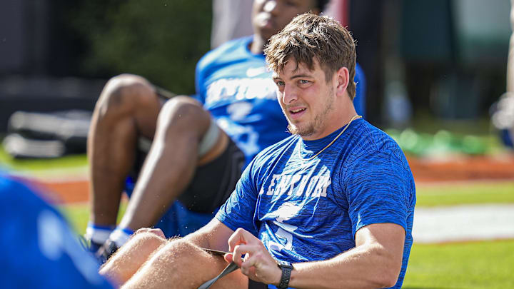 Oct 4, 2025; Athens, Georgia, USA; Kentucky Wildcats quarterback Zach Calzada (5) warms up on the field before the game against the Georgia Bulldogs at Sanford Stadium. Mandatory Credit: Dale Zanine-Imagn Images Oct 4, 2025; Athens, Georgia, USA; Kentucky Wildcats quarterback Zach Calzada (5) warms up on the field before the game against the Georgia Bulldogs at Sanford Stadium. Mandatory Credit: Dale Zanine-Imagn Images