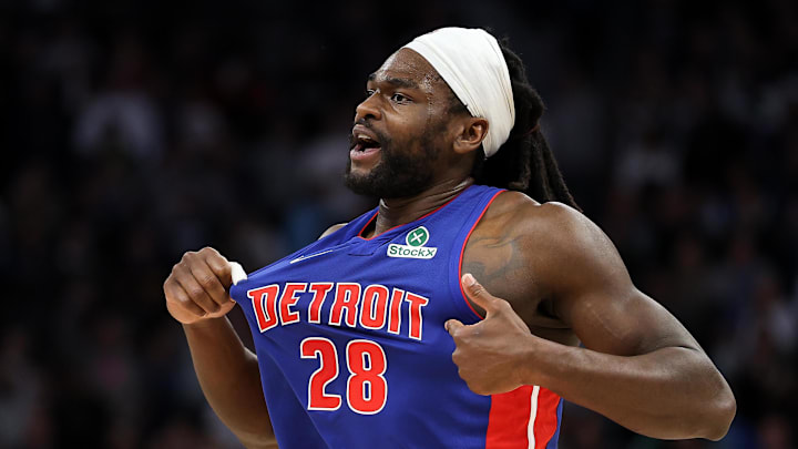 Mar 30, 2025; Minneapolis, Minnesota, USA; Detroit Pistons center Isaiah Stewart (28) gestures towards the crowd after a fight against the Minnesota Timberwolves during the second quarter at Target Center. Stewart was later ejected from the game. Mandatory Credit: Matt Krohn-Imagn Images