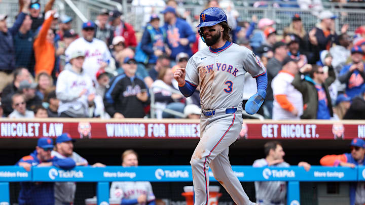 Apr 16, 2025; Minneapolis, Minnesota, USA; New York Mets designated hitter Jesse Winker (3) scores on an RBI single hit by second baseman Luisangel Acuña (2) during the eighth inning against the Minnesota Twins at Target Field. Mandatory Credit: Matt Krohn-Imagn Images Apr 16, 2025; Minneapolis, Minnesota, USA; New York Mets designated hitter Jesse Winker (3) scores on an RBI single hit by second baseman Luisangel Acuña (2) during the eighth inning against the Minnesota Twins at Target Field. Mandatory Credit: Matt Krohn-Imagn Images