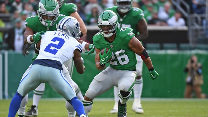 Dec 29, 2024; Philadelphia, Pennsylvania, USA; Philadelphia Eagles running back Saquon Barkley (26) runs with the football during the second quarter against the Dallas Cowboys at Lincoln Financial Field. Mandatory Credit: Eric Hartline-Imagn Images