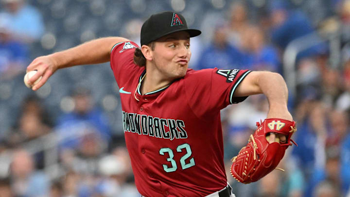 Jun 17, 2025; Toronto, Ontario, CAN; Arizona Diamondbacks starting pitcher Brandon Pfaadt (32) delivers a pitch against the Toronto Blue Jays in the first inning at Rogers Centre. Mandatory Credit: Dan Hamilton-Imagn Images Jun 17, 2025; Toronto, Ontario, CAN; Arizona Diamondbacks starting pitcher Brandon Pfaadt (32) delivers a pitch against the Toronto Blue Jays in the first inning at Rogers Centre. Mandatory Credit: Dan Hamilton-Imagn Images