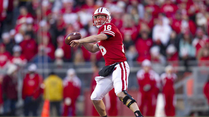 Former Wisconsin Badgers quarterback Scott Tolzien (16) is interviewing to be the offensive coordinator for the Pittsburgh Steelers under Mike McCarthy.