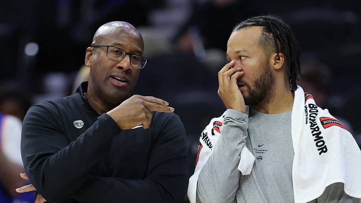 Oct 5, 2026; Philadelphia, Pennsylvania, USA; New York Knicks head coach Mike Brown (L) talks with guard Jalen Brunson (R) during the fourth quarter against the Philadelphia 76ers at Xfinity Mobile Arena. Mandatory Credit: Bill Streicher-Imagn Images Oct 5, 2026; Philadelphia, Pennsylvania, USA; New York Knicks head coach Mike Brown (L) talks with guard Jalen Brunson (R) during the fourth quarter against the Philadelphia 76ers at Xfinity Mobile Arena. Mandatory Credit: Bill Streicher-Imagn Images