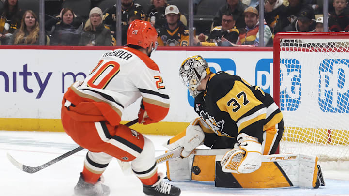 Dec 9, 2025; Pittsburgh, Pennsylvania, USA; Pittsburgh Penguins goaltender Arturs Silovs (37) makes a save against Anaheim Ducks left wing Chris Kreider (20) during the second period at PPG Paints Arena. Mandatory Credit: Charles LeClaire-Imagn Images Dec 9, 2025; Pittsburgh, Pennsylvania, USA; Pittsburgh Penguins goaltender Arturs Silovs (37) makes a save against Anaheim Ducks left wing Chris Kreider (20) during the second period at PPG Paints Arena. Mandatory Credit: Charles LeClaire-Imagn Images