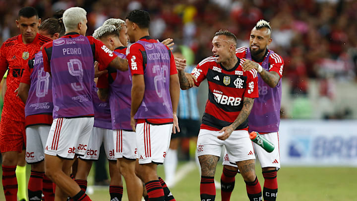Flamengo venceu Grêmio por 2 a 0, no Maracanã