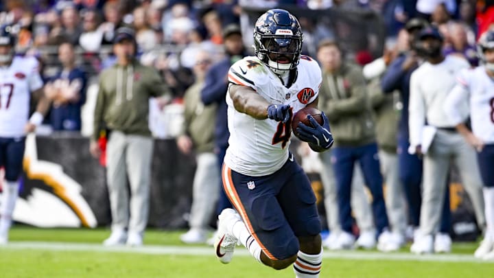 Oct 26, 2025; Baltimore, Maryland, USA;  Chicago Bears running back D'Andre Swift (4) rushes during the game against the Baltimore Ravens at M&T Bank Stadium. Mandatory Credit: Tommy Gilligan-Imagn Images Oct 26, 2025; Baltimore, Maryland, USA;  Chicago Bears running back D'Andre Swift (4) rushes during the game against the Baltimore Ravens at M&T Bank Stadium. Mandatory Credit: Tommy Gilligan-Imagn Images