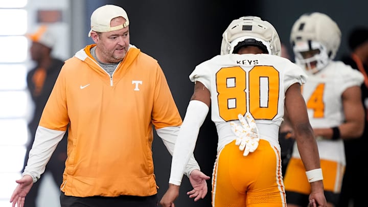 Tennessee coach Josh Heupel talks with Tennessee wide receiver TK Keys (80) during the Vols' spring football practice in Knoxville on March 17, 2026.
