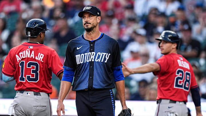 Detroit Tigers pitcher Charlie Morton (50) reacts after Atlanta Braves second base Ozzie Albies’ 2-RBI single during the first inning at Comerica Park in Detroit on Friday, Sept. 19, 2025.