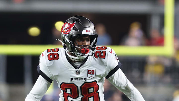 Aug 16, 2025; Pittsburgh, Pennsylvania, USA;  Tampa Bay Buccaneers safety Shilo Sanders (28) in pass coverage against the Pittsburgh Steelers during the third quarter at Acrisure Stadium. Mandatory Credit: Charles LeClaire-Imagn Images