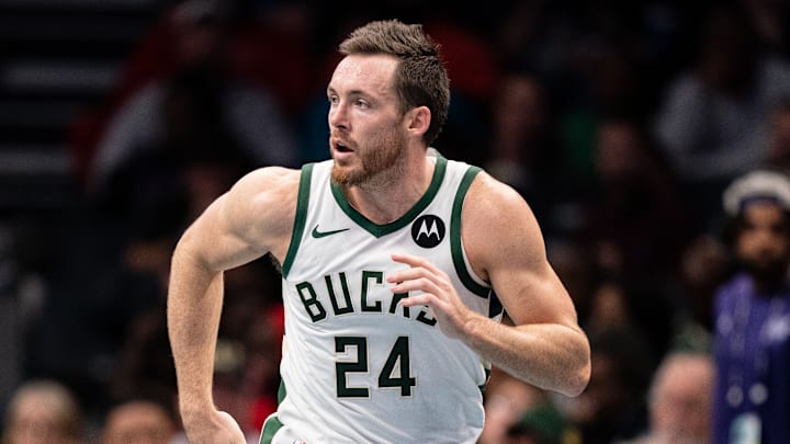 Milwaukee Bucks v Charlotte Hornets