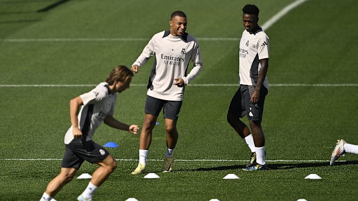 Las figuras del Real Madrid entrenando para el partido frente al Stuttgart