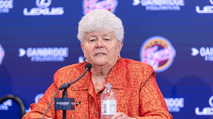 Indiana Fever, Lin Dunn