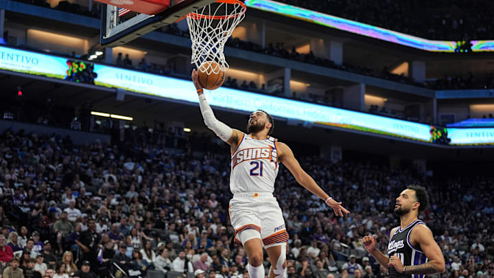 Phoenix Suns v Sacramento Kings