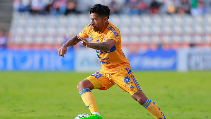 Javier Aquino estará fuera de circulación