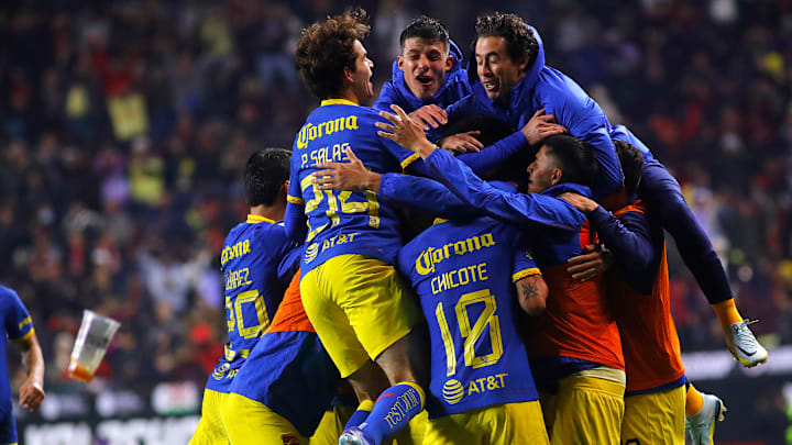 Pese a utilizar una plantilla llena de suplentes, América se impuso 0-2 a Xolos en el Estadio Caliente. Pese a utilizar una plantilla llena de suplentes, América se impuso 0-2 a Xolos en el Estadio Caliente.