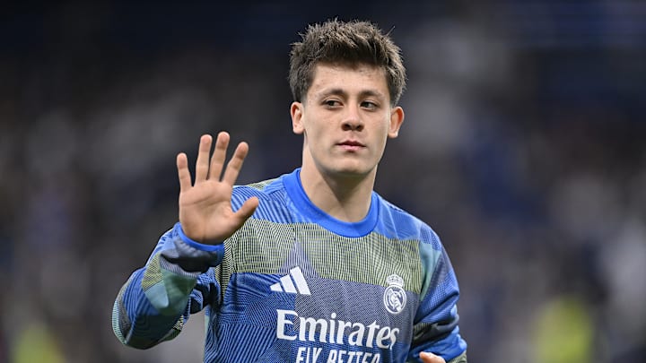 Arda Güler est titulaire sans marquer.