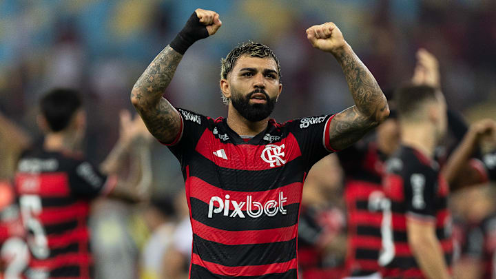 Em baixa, Gabigol volta a receber oportunidade como titular no Flamengo. 