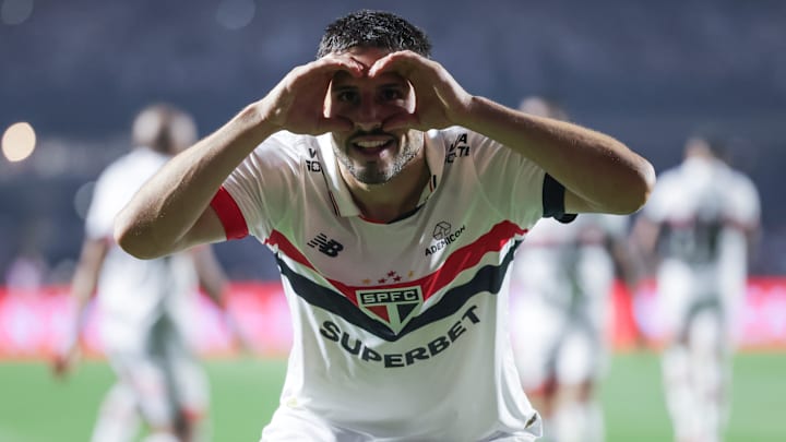 Calleri é xodó da torcida são-paulina Calleri é xodó da torcida são-paulina