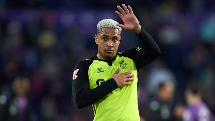 Vitor Roque tem contrato com o Barcelona até 2031