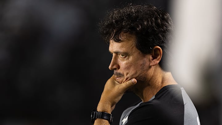 Fernando Diniz tem 14 jogos pelo Vasco no Brasileiro 2025