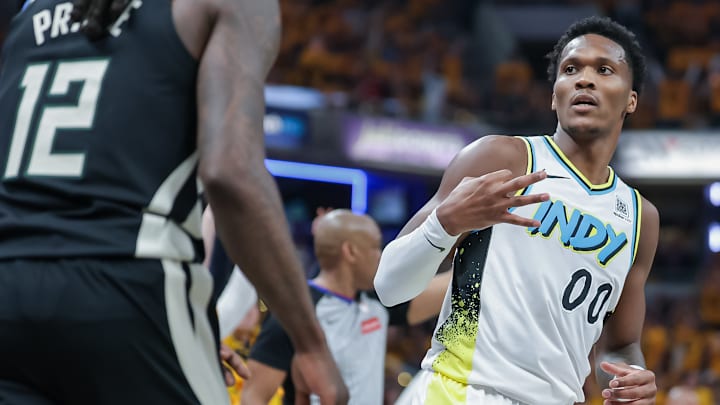 Milwaukee Bucks v Indiana Pacers - Game One