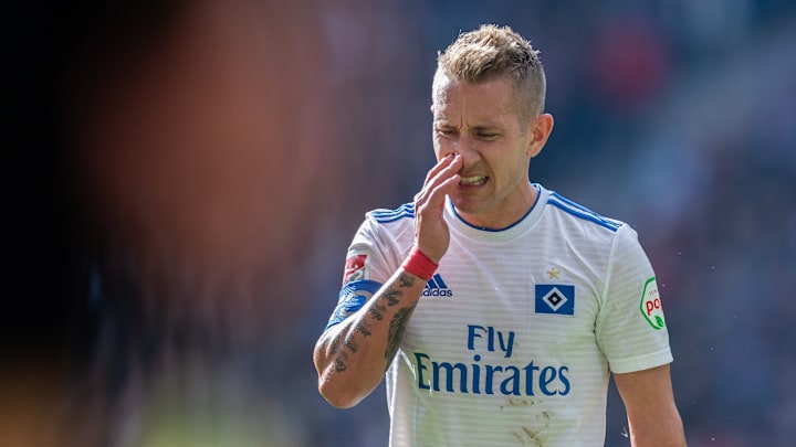 Stieg mit dem HSV im Mai 2018 ab - und verpasste im Folgejahr den sofortigen Wiederaufstieg: Lewis Holtby
