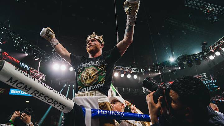 Canelo cumple 20 años de carrera, debutó a los 15 años y ahora ha sido campeón en cuatro diferentes divisiones. Canelo cumple 20 años de carrera, debutó a los 15 años y ahora ha sido campeón en cuatro diferentes divisiones.
