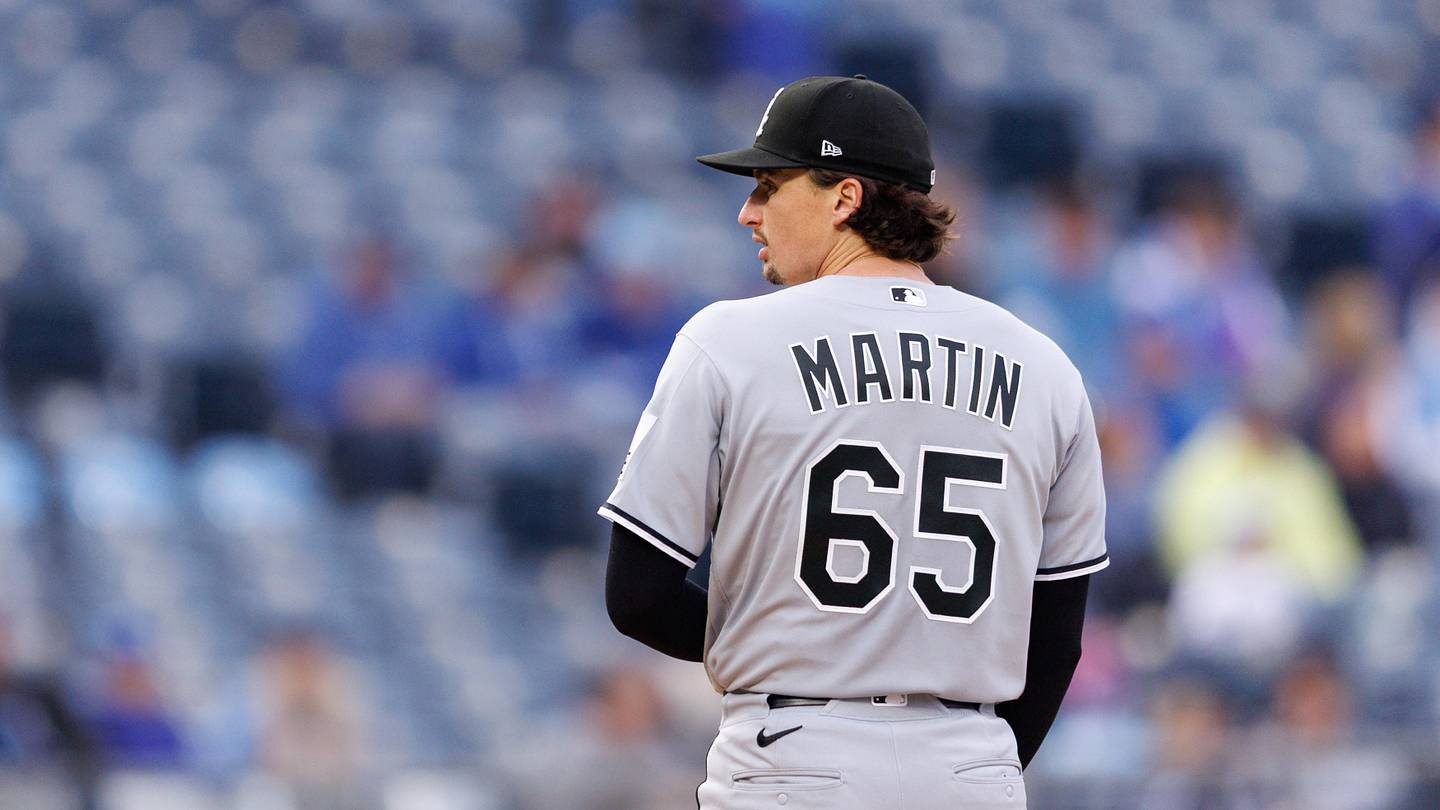 White Sox ace Davis Martin dominates Cubs in first Crosstown Classic start