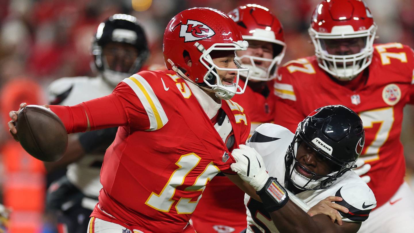 Everything the Chiefs fixed for Mahomes is falling apart all over again