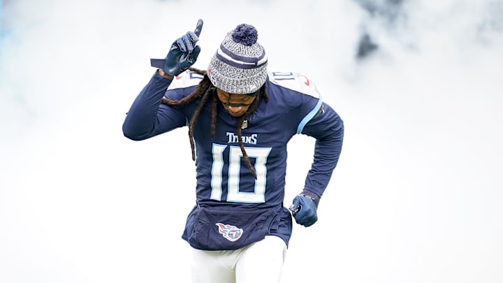 Tennessee Titans wide receiver DeAndre Hopkins (10) is introduced before a game against the