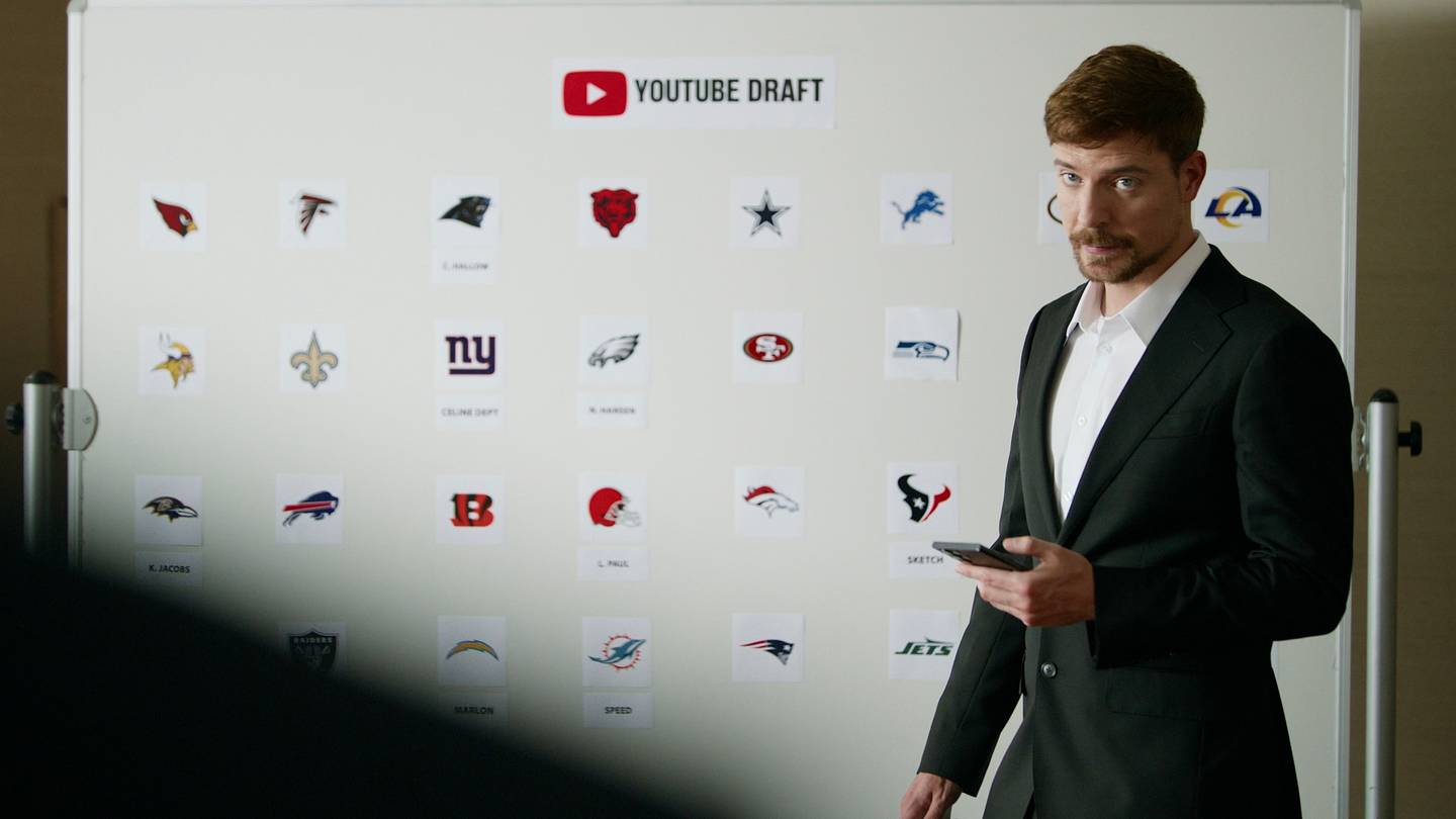 Content Creating Graoh MrBeast Joins Steelers to Make Fan's Dream Come True