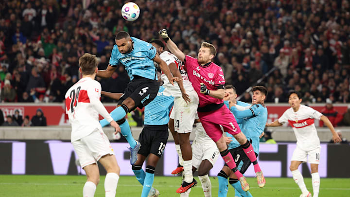 Viel los im Strafraum von Lukas Hradecky