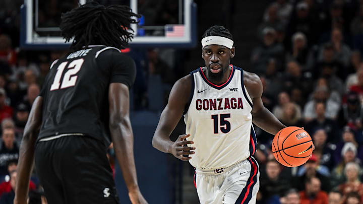 Gonzaga Bulldogs forward Graham Ike (15).