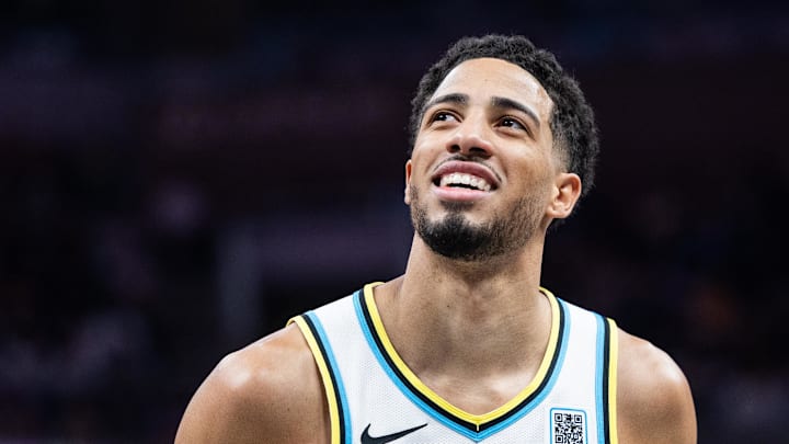 The Pacers are favored at home on Monday night.