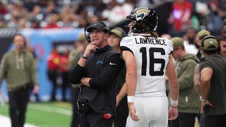 Nov 9, 2025; Houston, Texas, USA; Jacksonville Jaguars head coach Liam Coen and quarterback Trevor Lawrence (16) on the sidelines during the first half against the Houston Texans at NRG Stadium. Nov 9, 2025; Houston, Texas, USA; Jacksonville Jaguars head coach Liam Coen and quarterback Trevor Lawrence (16) on the sidelines during the first half against the Houston Texans at NRG Stadium.