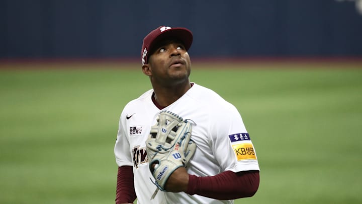 Kiwoom Heroes v Lotte Giants