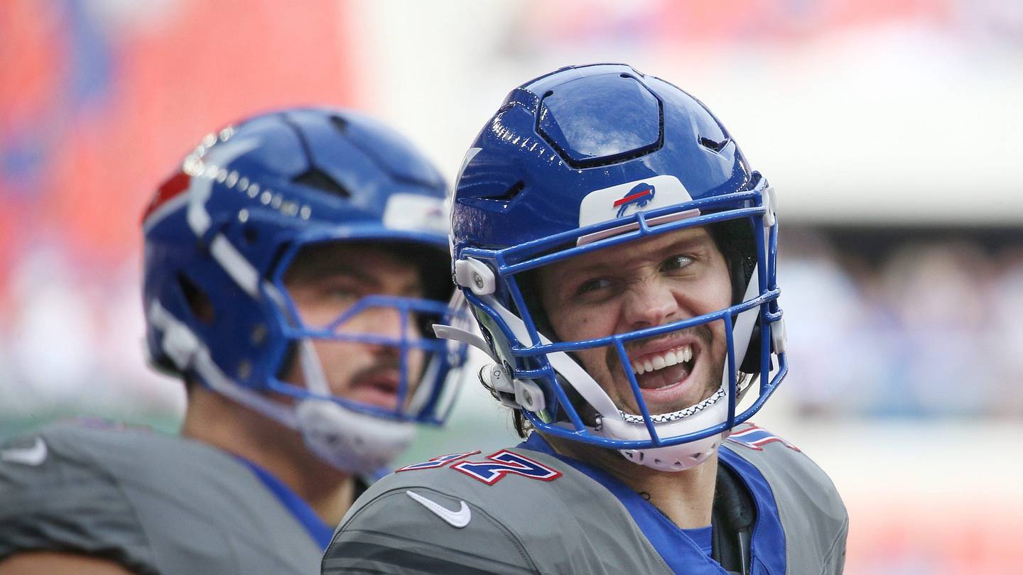 Reputable NFL Injury Expert Projects 'Hurt' Josh Allen's Week 4 Availability for Bills
