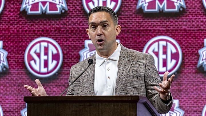 Oct 19, 2023; Birmingham, AL, USA; Mississippi State Bulldogs head coach Sam Purcell talks with the