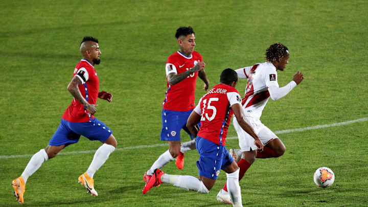 Chile v Peru - South American Qualifiers for Qatar 2022