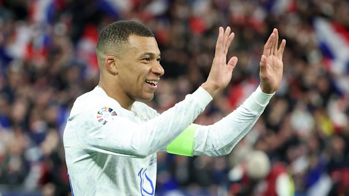Kylian Mbappé disputera son deuxième match en tant que capitaine ce lundi face à l'Irlande. 