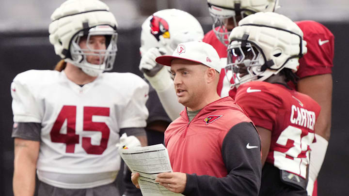 Arizona Cardinals offensive coordinator Drew Petzing talks to his players during training camp at State Farm Stadium in Glendale, Ariz., on Monday, July 29, 2024. Arizona Cardinals offensive coordinator Drew Petzing talks to his players during training camp at State Farm Stadium in Glendale, Ariz., on Monday, July 29, 2024.