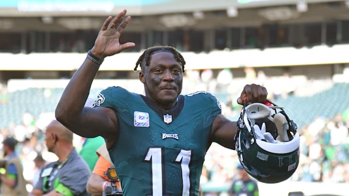 AJ Brown named his top five wide receiver of all time, and the list is terrible.
