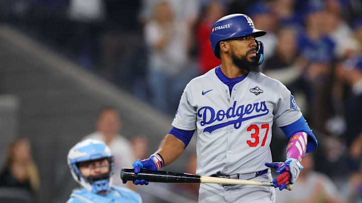 World Series - Los Angeles Dodgers v Toronto Blue Jays - Game Six World Series - Los Angeles Dodgers v Toronto Blue Jays - Game Six